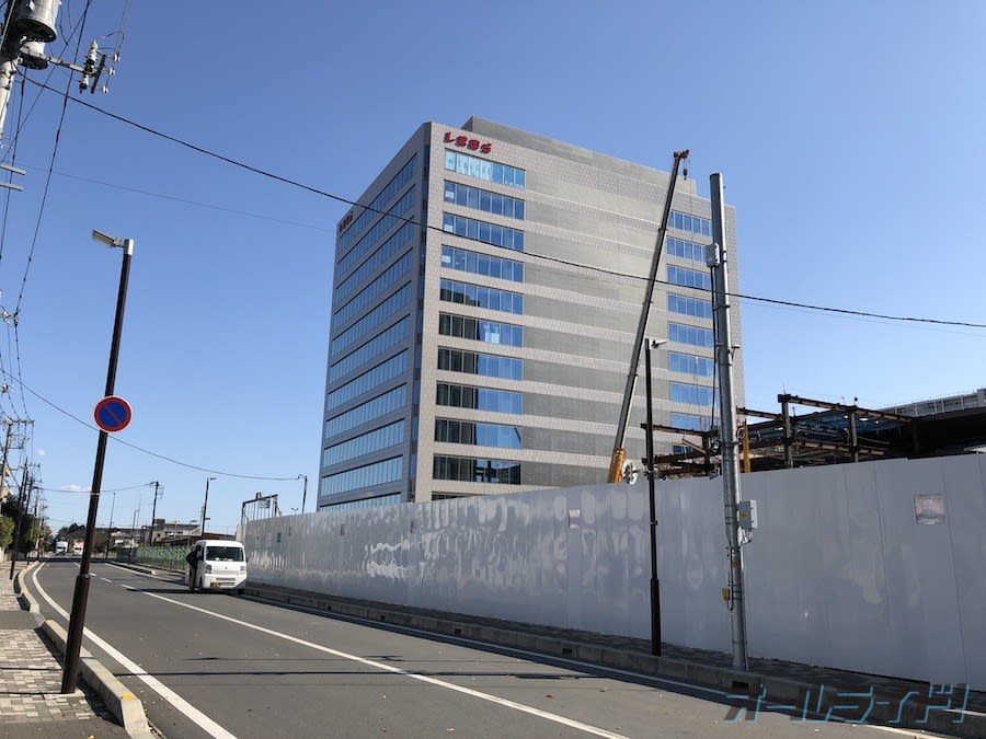さいたま新都心バスターミナル横ーしまむら