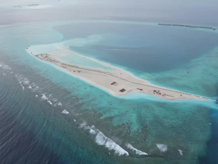 Giravaru lagoon