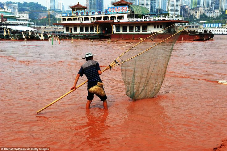 Shocking Photos Of The Pollution In China's Yangtze River