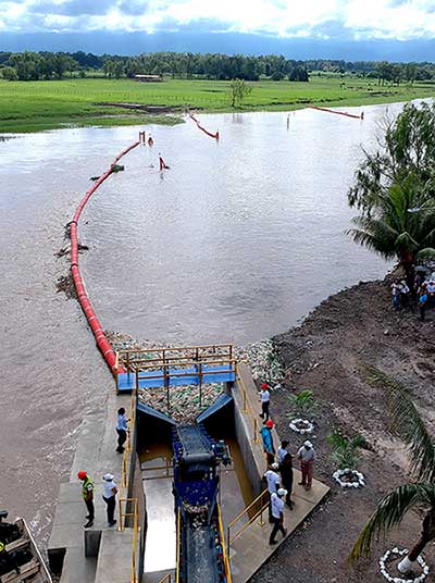 The construction of fences along the Rio Motagua