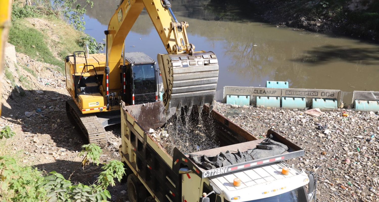 The interceptor intercepted a huge amount of debris during a flood