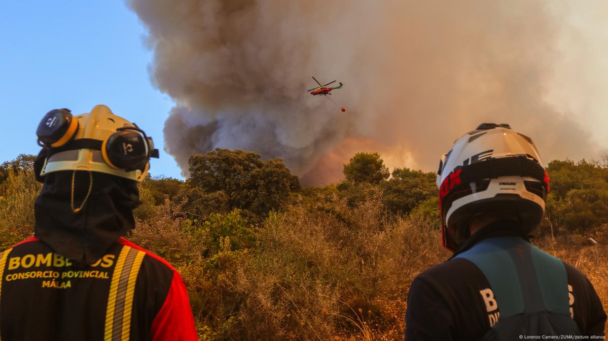 Helicopters deployed to fight major widlfires