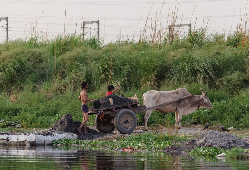 Illegal sand-mining on Yamuna river (across from Ghat 24) in Delhi, 2022
