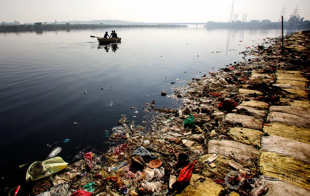 Pollution Ganges in India