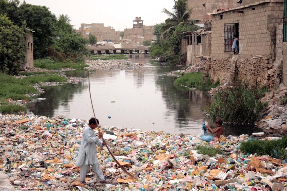 Bridging the development-versus-pollution gap in Pakistan
