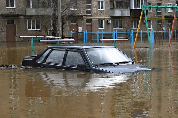 Flooded car in Orsk