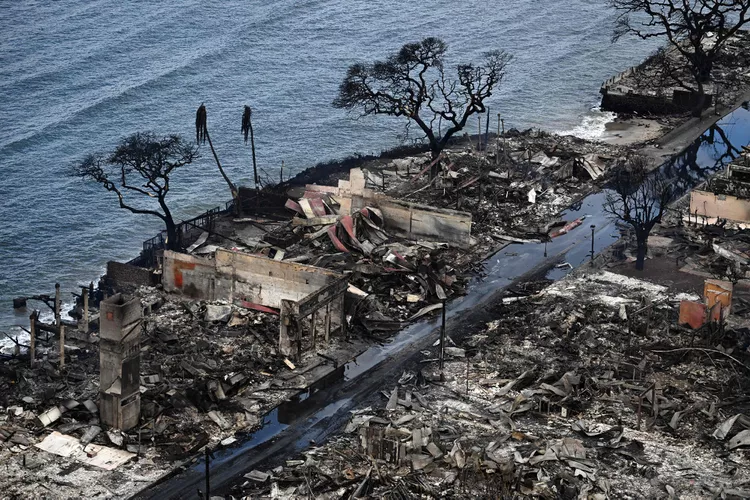 Active wildfire in Lahaina