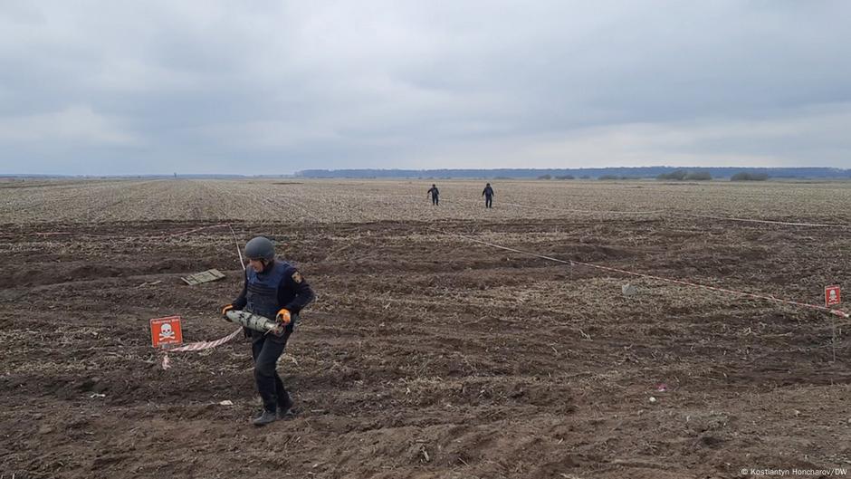 In Ukraine, demining teams remove remnants of attacks