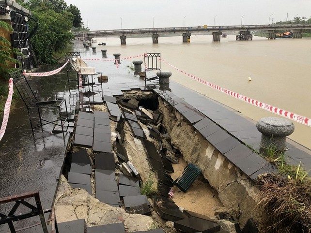 A sinkhole appears on Bach Dang Street in Hoi An City, Quang Nam Province, Vietnam, September 23, 2021.