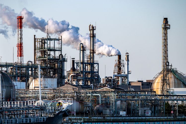 Japan to cut greenhouse gas emissions 60% by 2035