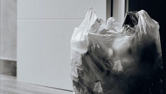 California becomes first state to ban plastic bags