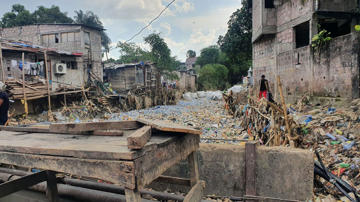 Plastic waste in Kinshasa river, Democratic Republic of the Congo
