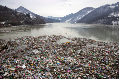Plastic pollution of Potpecko Lake, Serbia