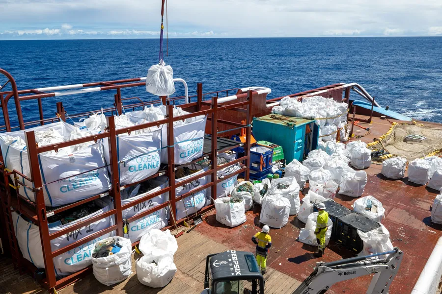 Cleaning up plastic waste in the North Pacific