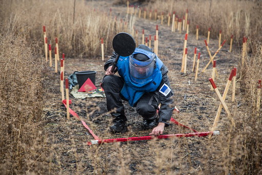 EU supports humanitarian demining