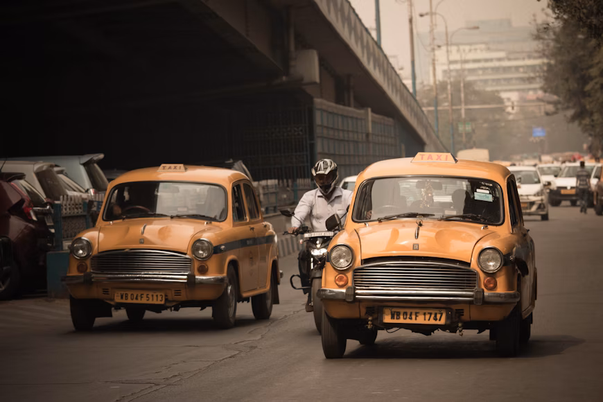 New Delhi bans fuel for older cars