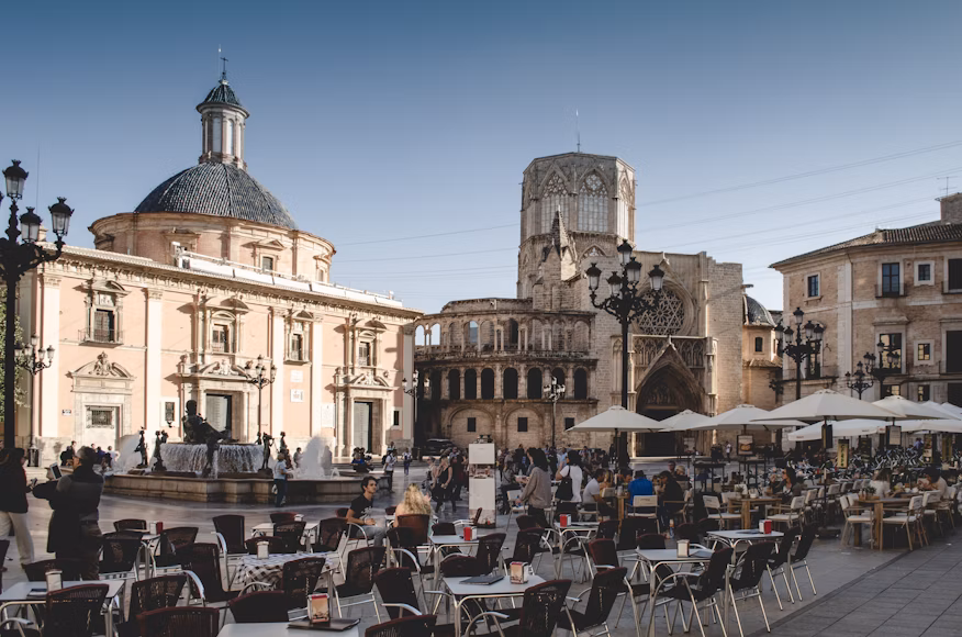 Valencia uses public chargers in lampposts