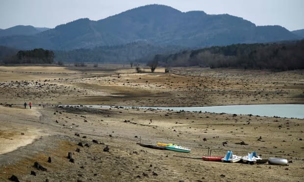 Dry up of Lake Montbel, France