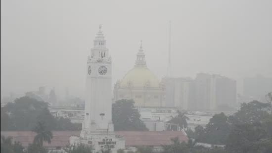 Air pollution in Lucknow post Diwali. (Deepak Gupta/HT Photo)