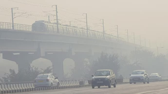 Air quality in Gurugram remains in the "very poor" category.