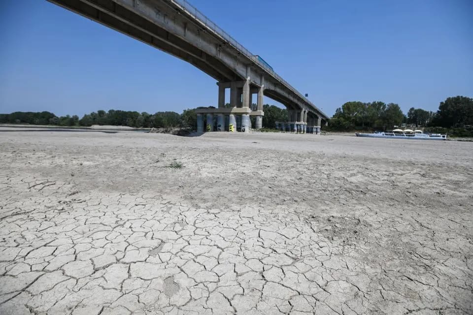 The process of shallowing rivers in Italy