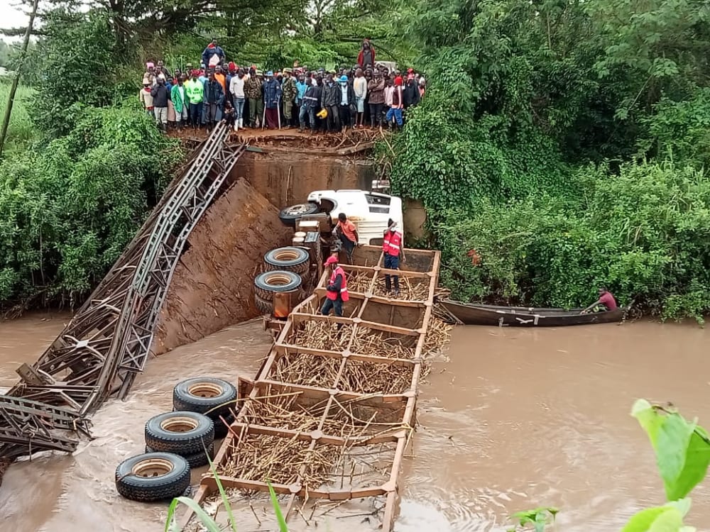 bridge connecting Migori and Homa Bay Counties at Riat-Oria Kenya, collapsed May 2021