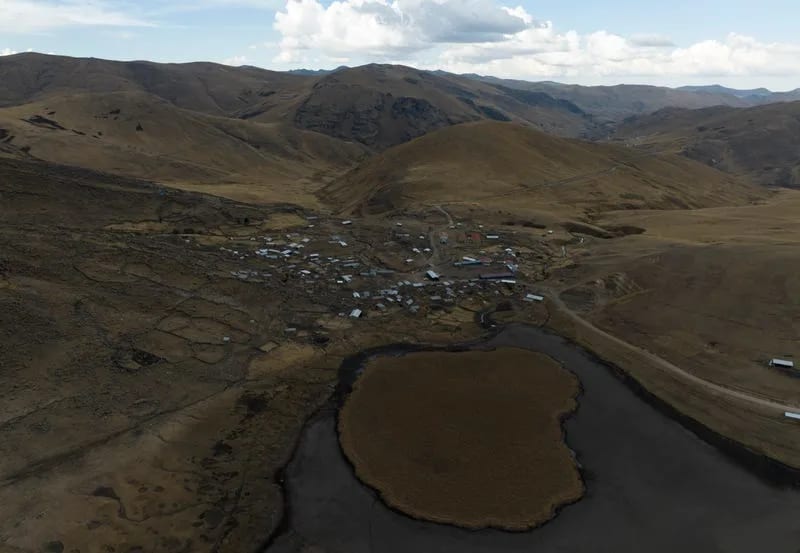 Cconchaccota lagoon dries up in southern Andes, Peru