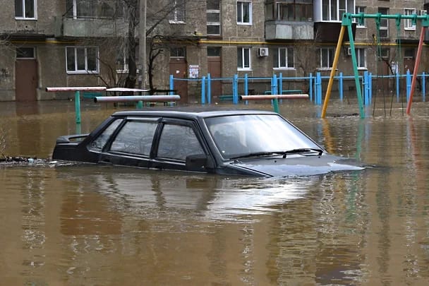 Flooded car in Orsk