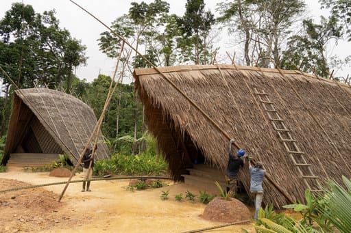 Warka water tower construction