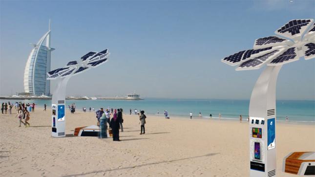 Umm Suqeim Beach and Za’abeel Park are the first two locations for the Smart Palms
