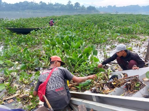 Community engagement on the Citarum river