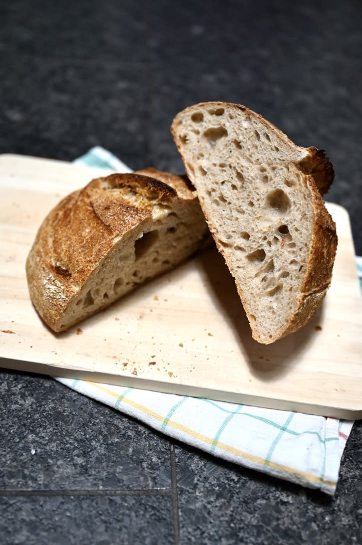 Easy Beginners Sourdough Bread