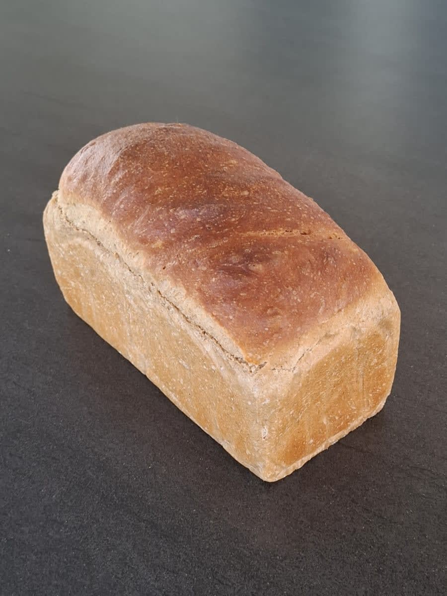 Einfaches Kastenweissbrot (mit Übernachtgare)