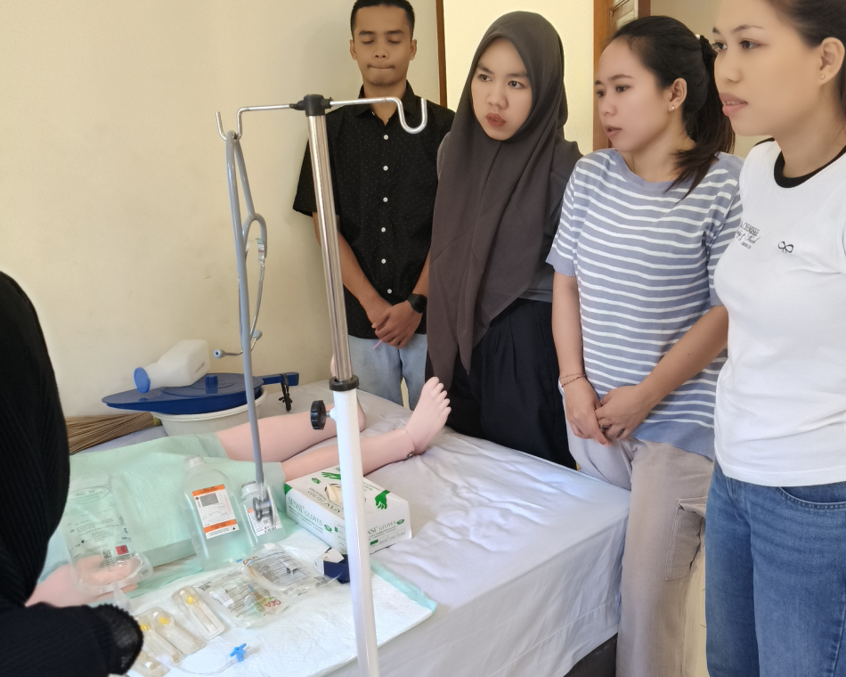 Kelas Praktik Simulasi