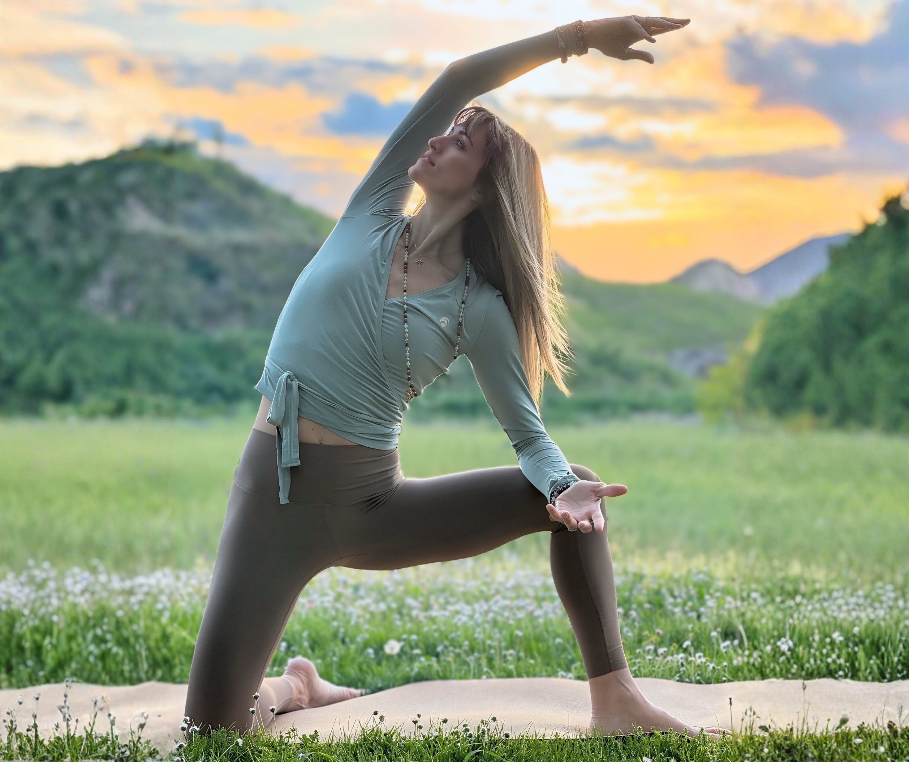 Le asana e le sequenze nel metodo Let it Yoga Flow