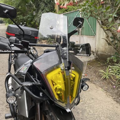 KTM 390 Adventure Windshield With Headlight Guard - Motoioi