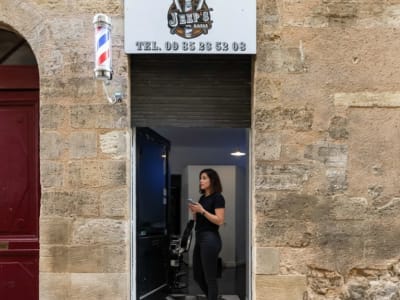 Murs occupés coiffure Bordeaux - Image 1