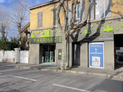 Off market · Murs occupés pharmacie, locataire depuis plus de 20 ans · Marseille 13e (13) · Rentabilité 7,67 % - Image 1