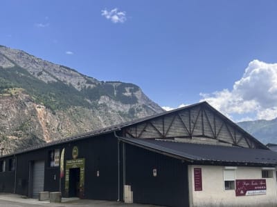 OFF Market - 4 commerces + 1 libre - Au pied des pistes Le Bourg d'Oisans - Renta 10% - Image 1