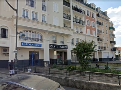 OFF MARKET - Murs Occupés Coiffeur Emplacement Prime à 8,6% de rentabilité sur la Place Commerçante de Pavillons-sous-Bois - Image 1