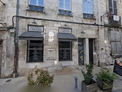 Murs occupés restaurant avec extraction TartiCroq, 48 rue de Paris · Auxerre (89) · Rentabilité 9,34 % - Image 1
