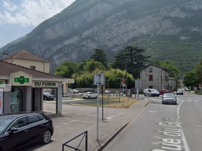 OFF Market - Murs Occupés - Pharmacie depuis plus de 15ans - ISERE - Renta : 8% - Image 1