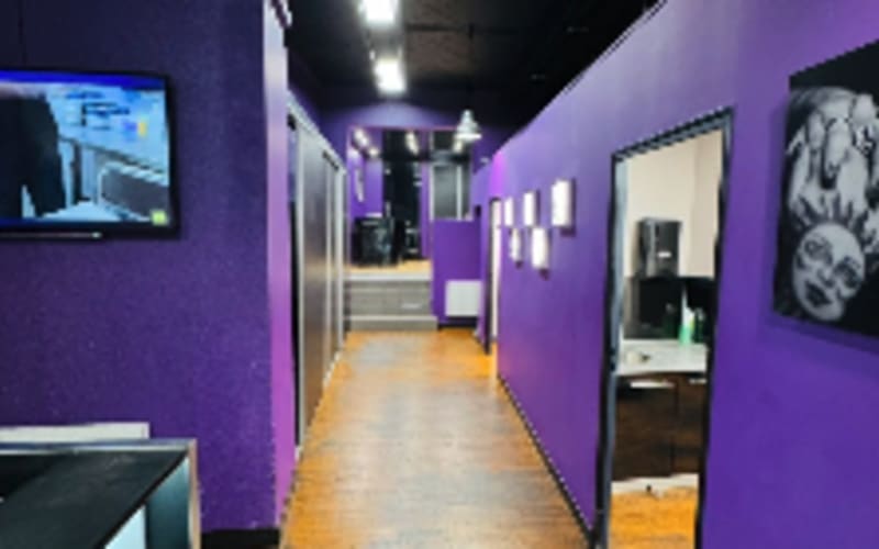 Photo 2 - OFF Market - Société Tatouage avec 5 points de vente - 1,4M de CA en 2024 - Grenoble - Renta : 7,5%