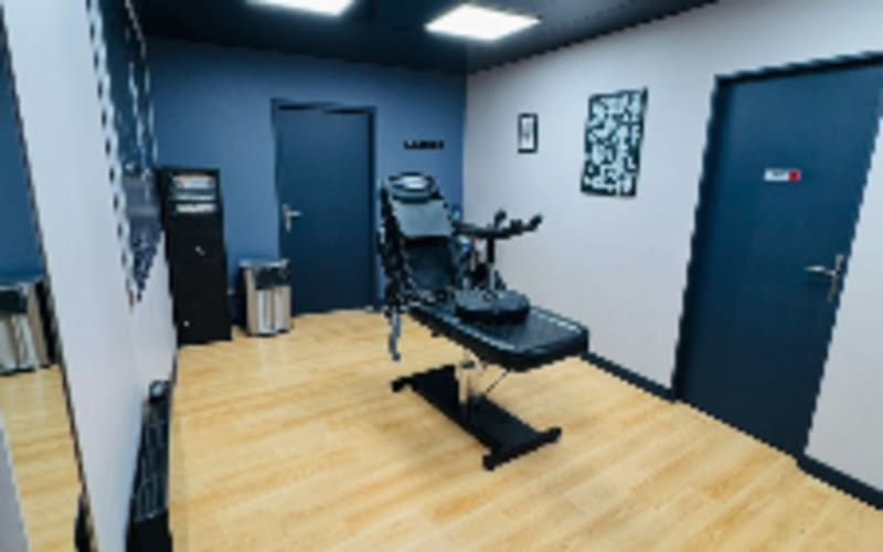 Photo 3 - OFF Market - Société Tatouage avec 5 points de vente - 1,4M de CA en 2024 - Grenoble - Renta : 7,5%