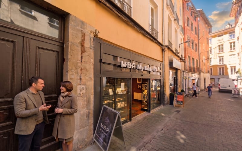 Photo 1 - OFF Market - Société Tatouage avec 5 points de vente - 1,4M de CA en 2024 - Grenoble - Renta : 7,5%