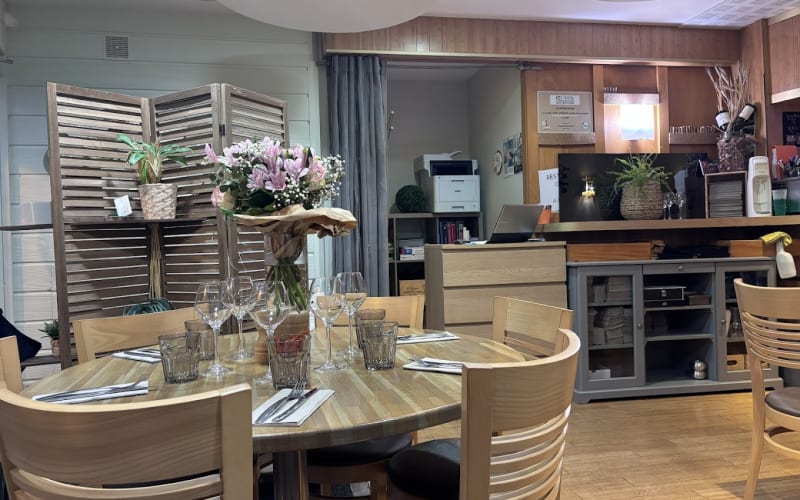Photo 4 - Off market · Murs occupés restaurant avec extraction et 2 studios, locataire depuis 2019 · Pornic (44) · Rentabilité 7,35 %