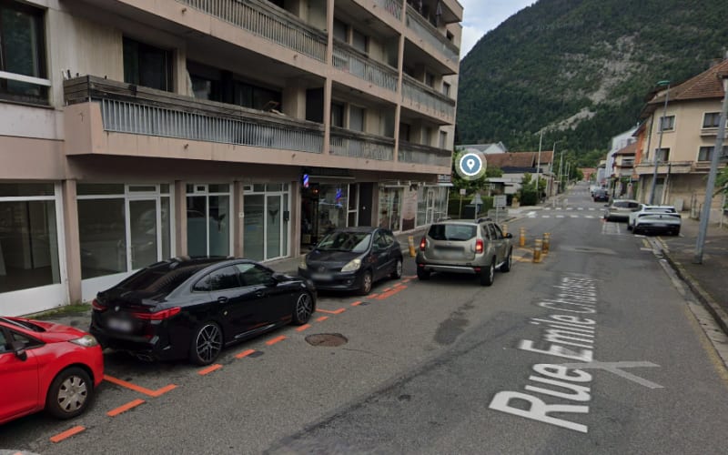 Photo 2 - Exclusivité -  Gros constructeur de Chalets et Cabinet Psychiatrique - Cluses - Renta : 9%