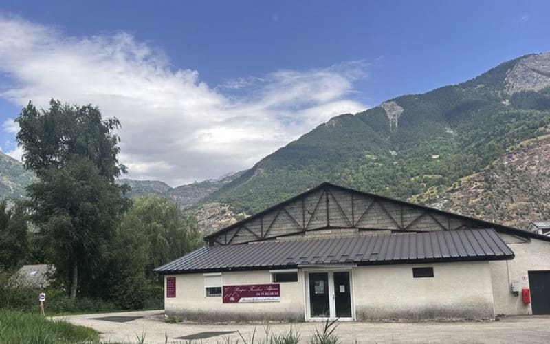 Photo 3 - OFF Market - 4 commerces + 1 libre - Au pied des pistes Le Bourg d'Oisans - Renta 10%