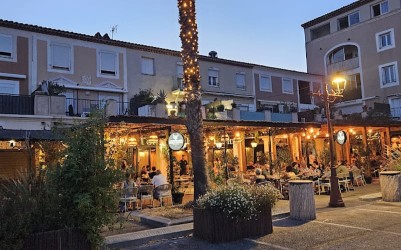 Photo 2 - OFF Market - Restaurant magnifique sur le port - Emplacement premium - Port de Bouc - Renta : 8,50%