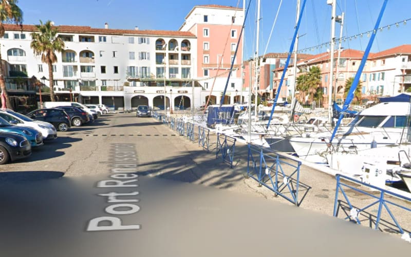 Photo 1 - OFF Market - Restaurant magnifique sur le port - Emplacement premium - Port de Bouc - Renta : 8,50%